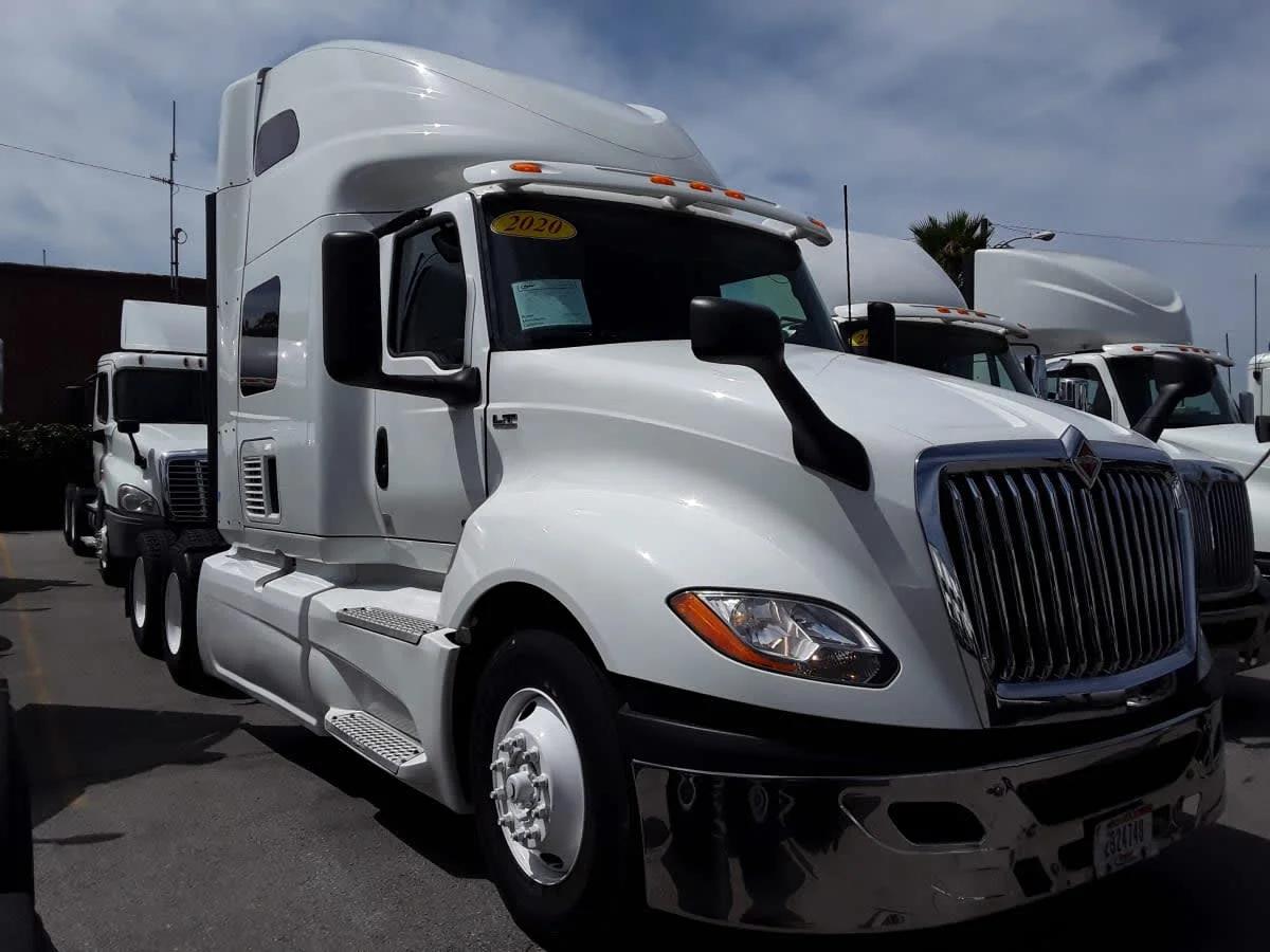 2020 International LT in Montebello, CA — photo 3