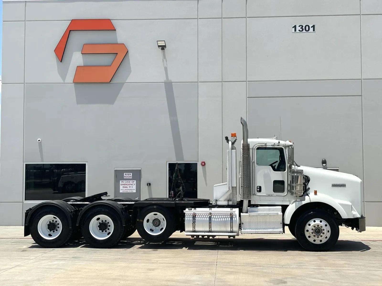 2013 Kenworth T800 in Hutchins, TX — photo 3