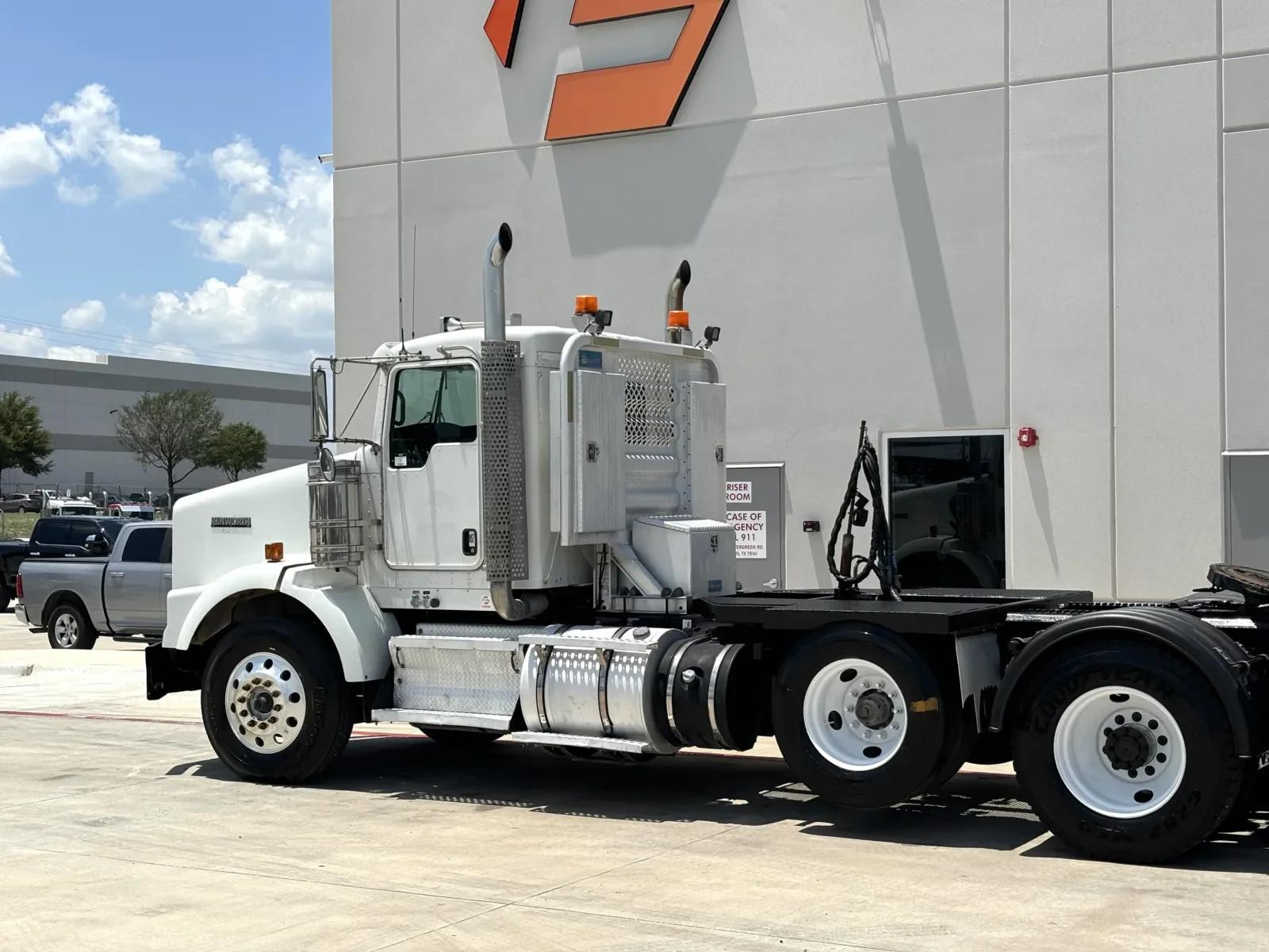 2013 Kenworth T800 in Hutchins, TX — photo 8