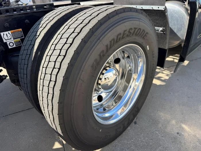 2027 Peterbilt 579 in Orlando, FL — photo 11