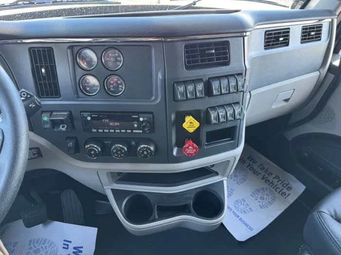 2027 Peterbilt 579 in Orlando, FL — photo 30