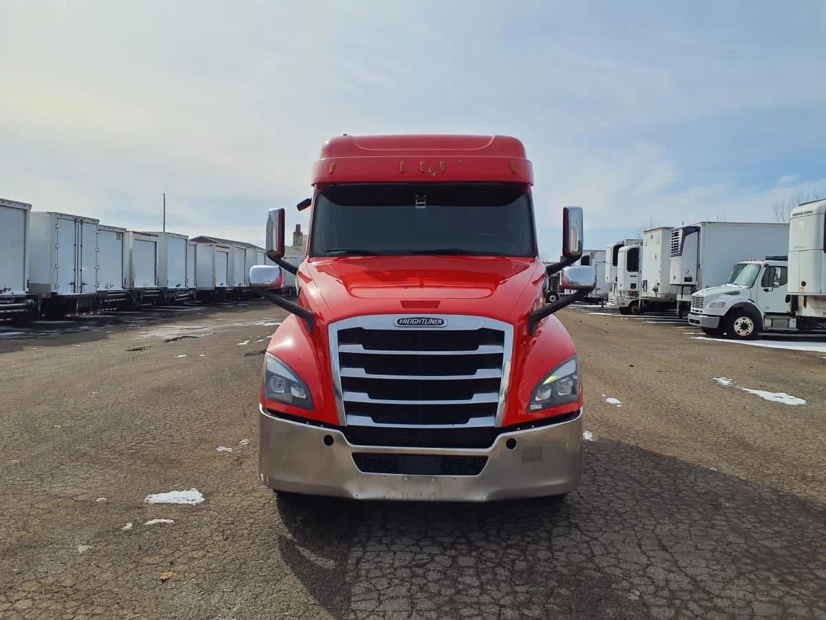 2019 Freightliner Cascadia in Wayland, MI — photo 2