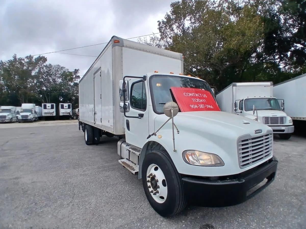 2015 Freightliner M2 106 in Jacksonville, FL — photo 3