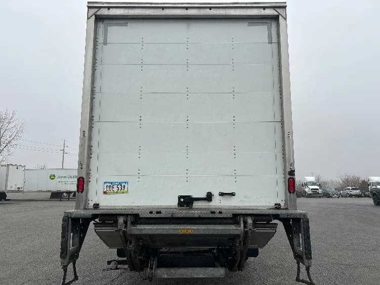 2022 Freightliner M2 106 in Davenport, IA — photo 7