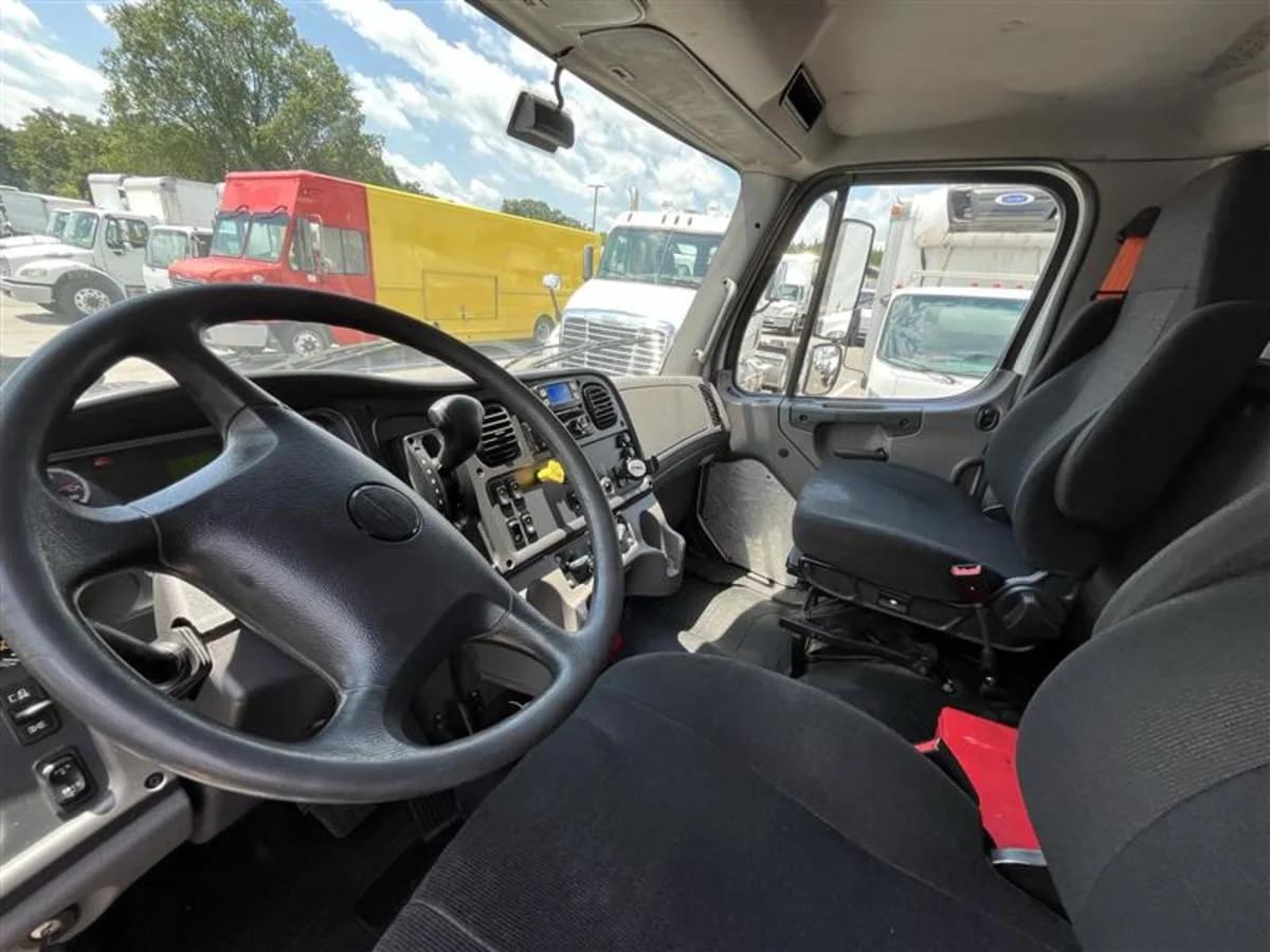 2019 Freightliner M2 106 in Beltsville, MD — photo 8