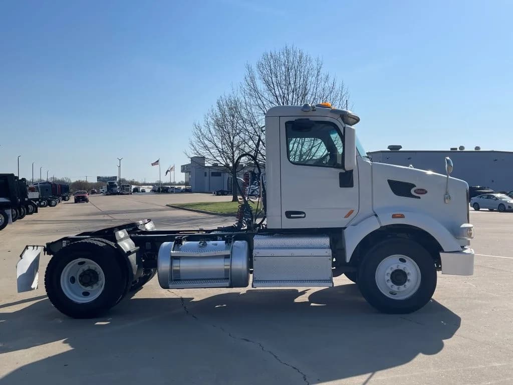 2019 Peterbilt 567 in Springfield, MO — photo 6