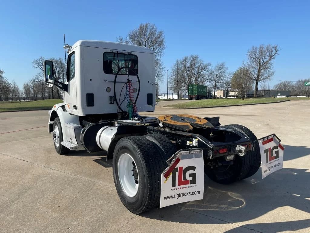 2019 Peterbilt 567 in Springfield, MO — photo 3