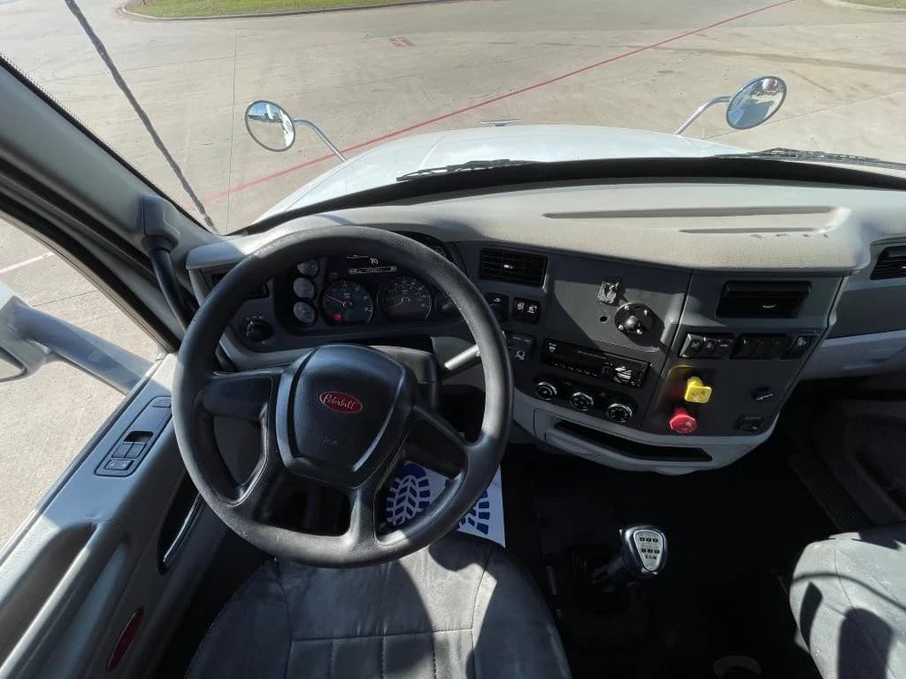 2019 Peterbilt 567 in Springfield, MO — photo 12