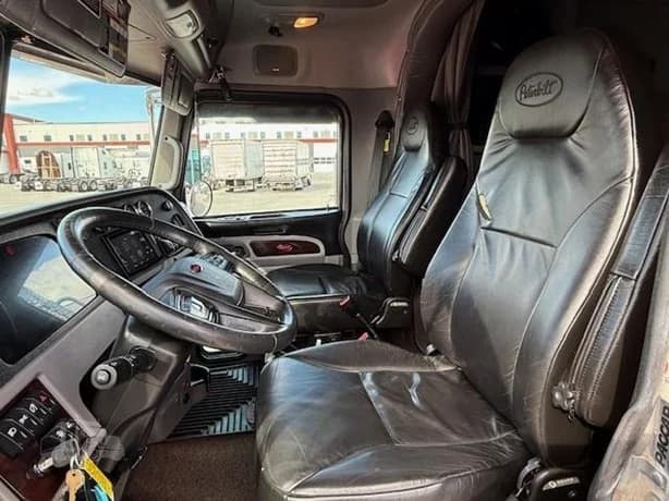 2023 Peterbilt 389 in Salt Lake City, UT — photo 11