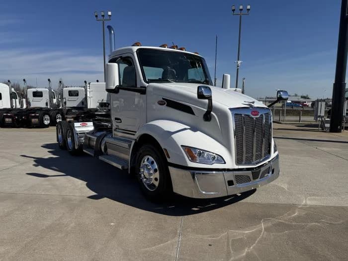 2026 Peterbilt 579 in Houston, TX — photo 7