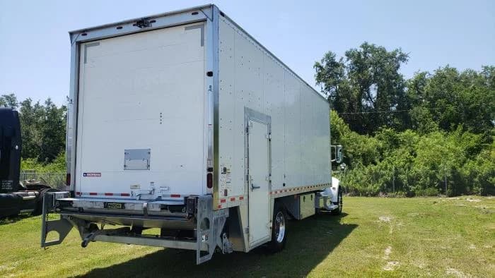 2020 Peterbilt 337 in Orlando, FL — photo 6