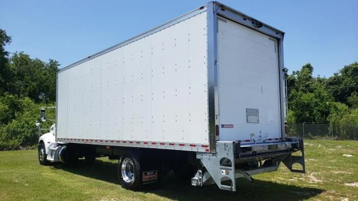 2020 Peterbilt 337 in Orlando, FL — photo 8
