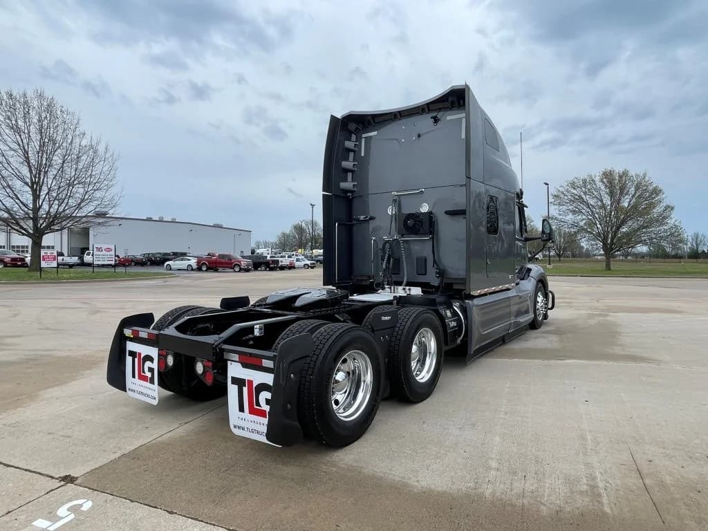 2023 Peterbilt 579 in Springfield, MO — photo 5