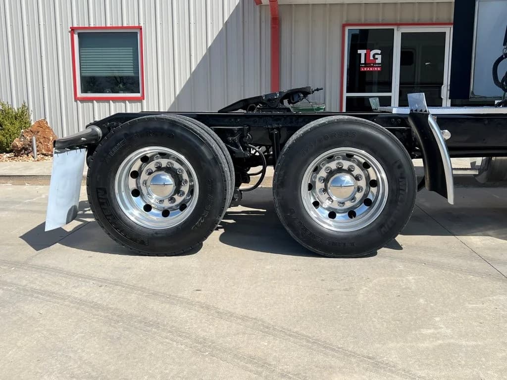 2022 Peterbilt 567 in Springfield, MO — photo 9