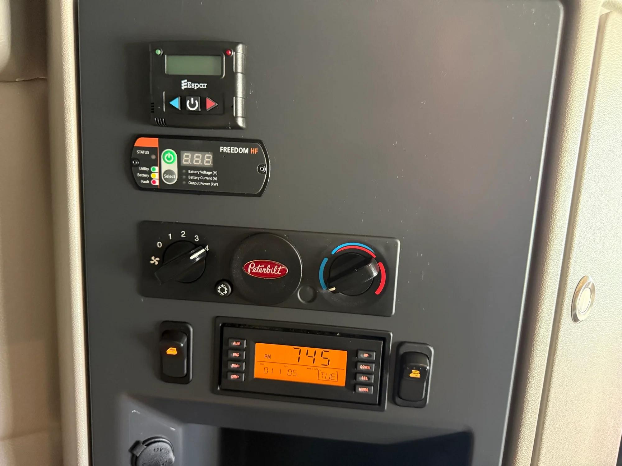 2024 Peterbilt 579 in Lowell, AR — photo 15