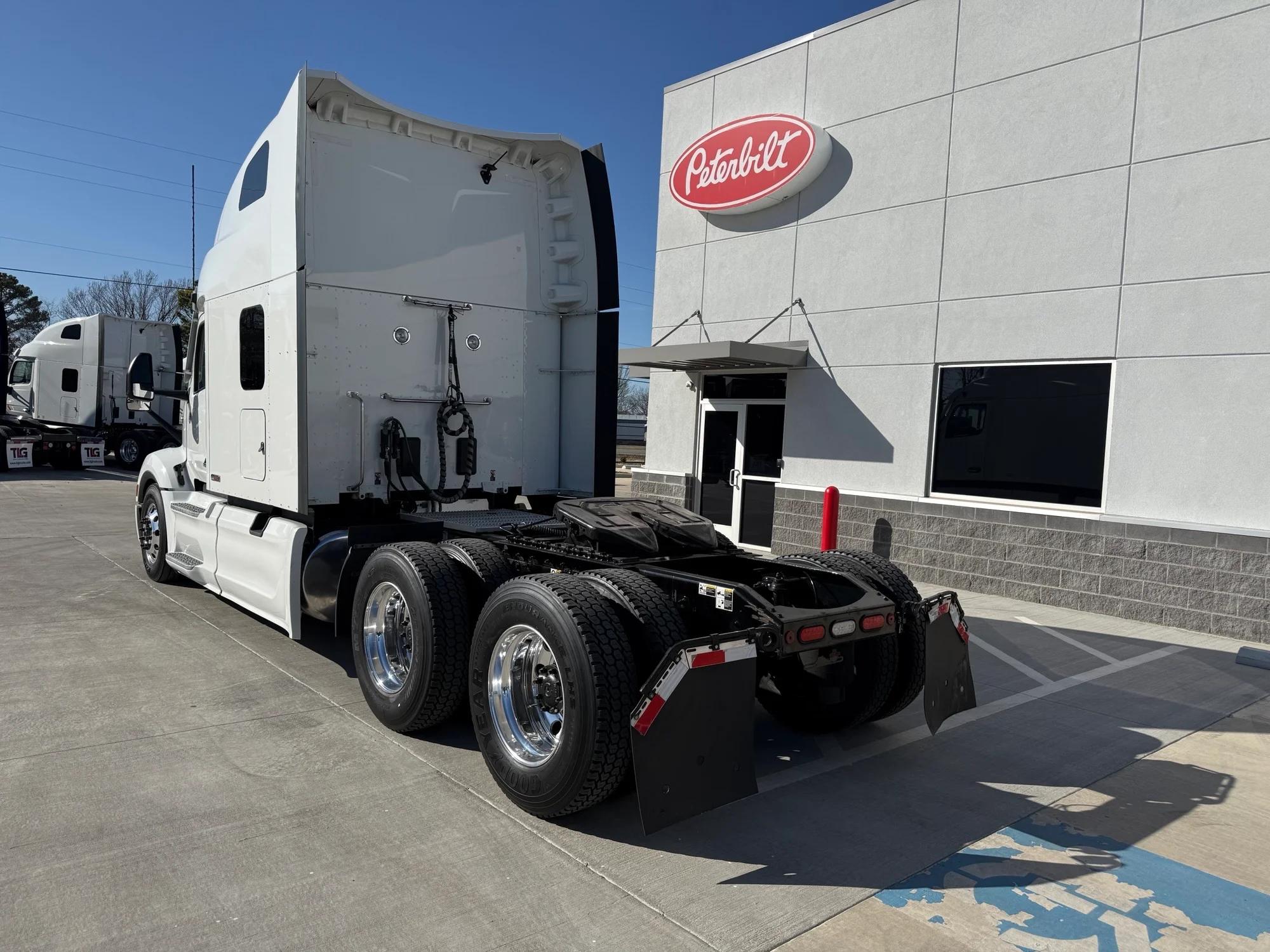 2024 Peterbilt 579 in Lowell, AR — photo 3