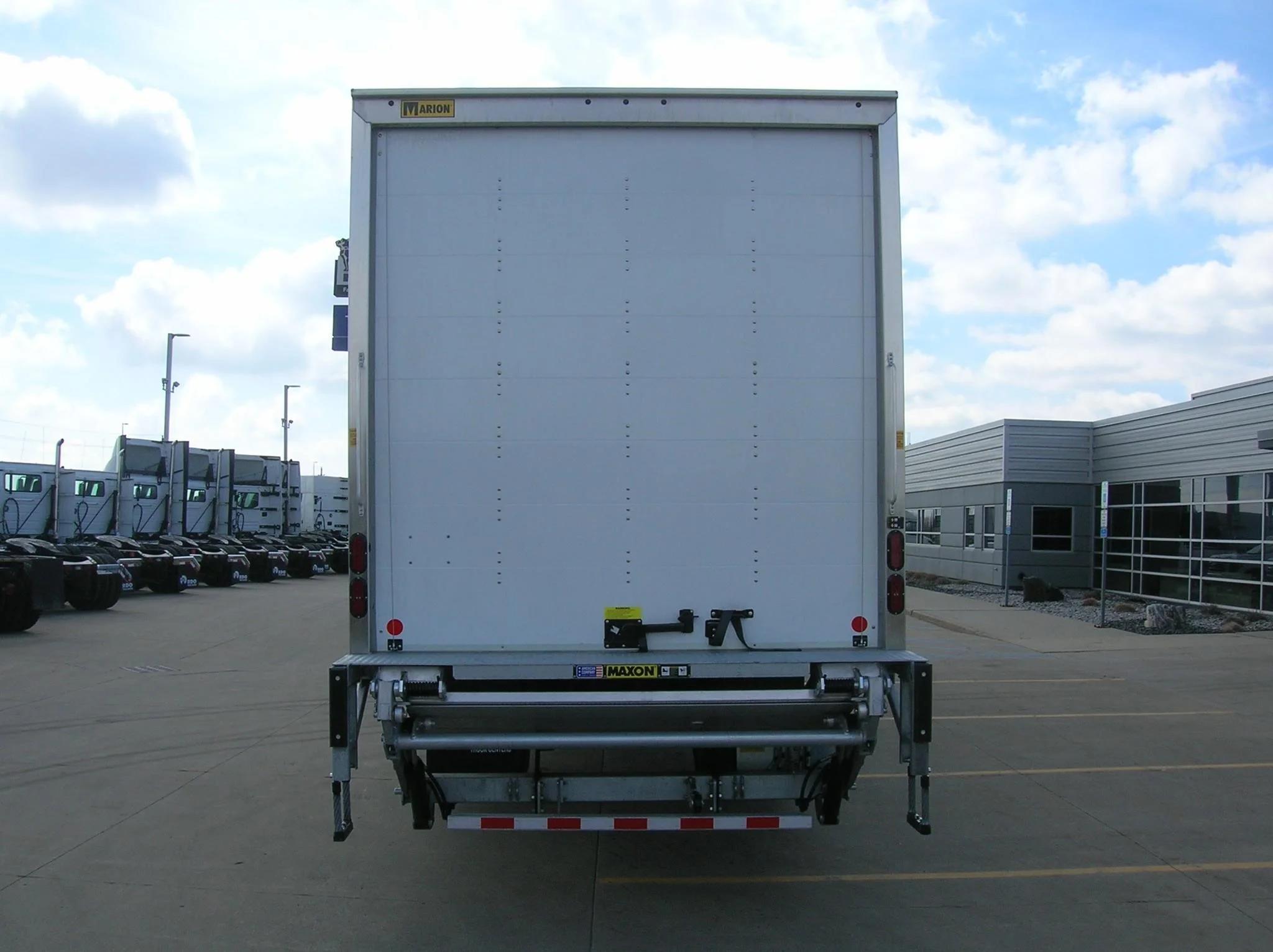 2025 Isuzu FTR — photo 6