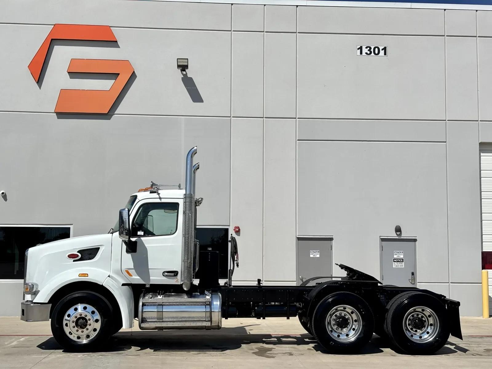 2014 Peterbilt 567 in Hutchins, TX — photo 4