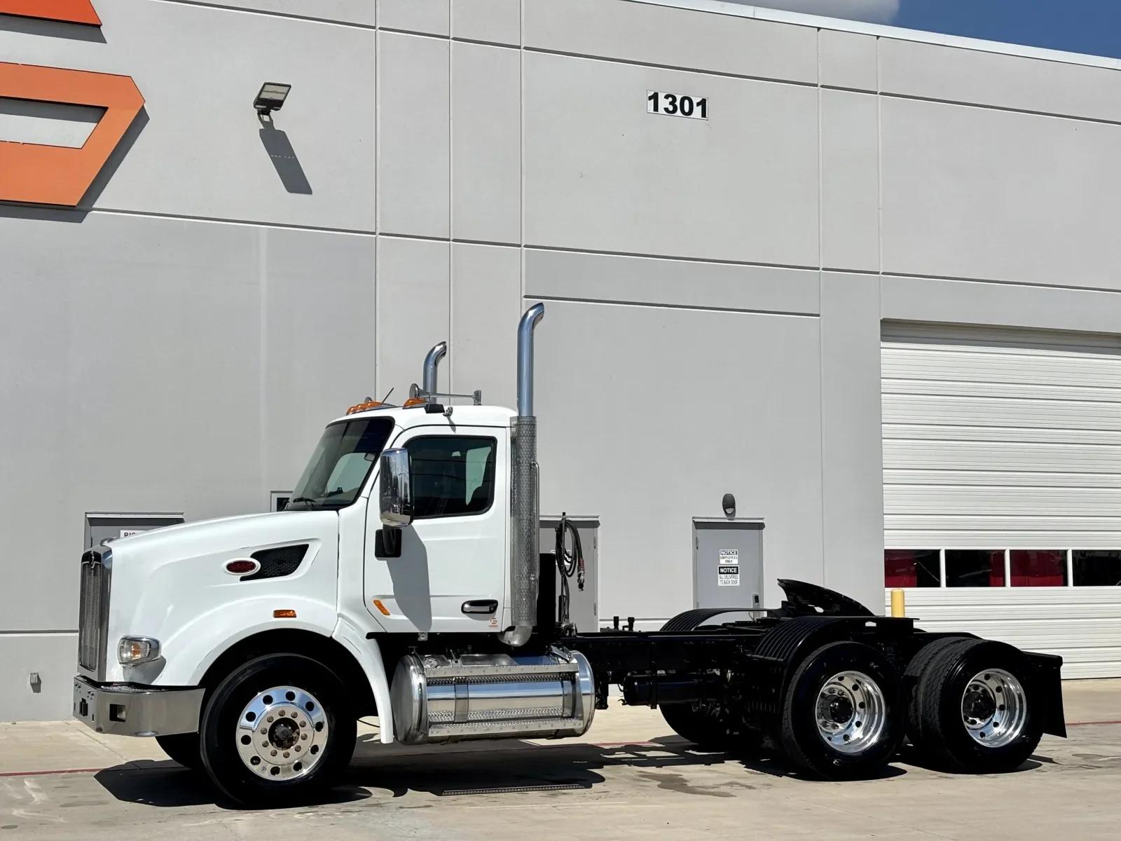 2014 Peterbilt 567 in Hutchins, TX — photo 2