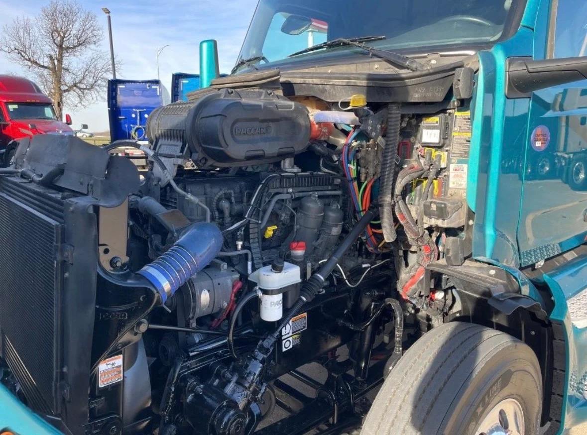 2023 Peterbilt 579 in Springfield, MO — photo 10