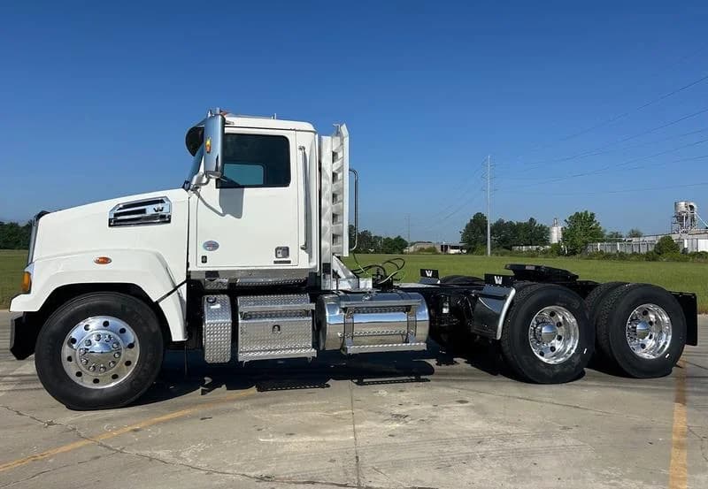 2021 Western Star 4700 in Transport — photo 2