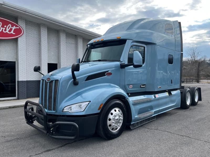 2022 Peterbilt 579 in Knoxville, TN