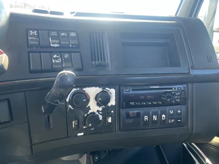 2020 Volvo VNL 300 in Atlanta, GA — photo 14