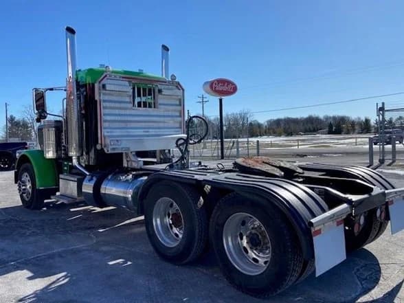 2023 Peterbilt 389 in Lima, OH — photo 5