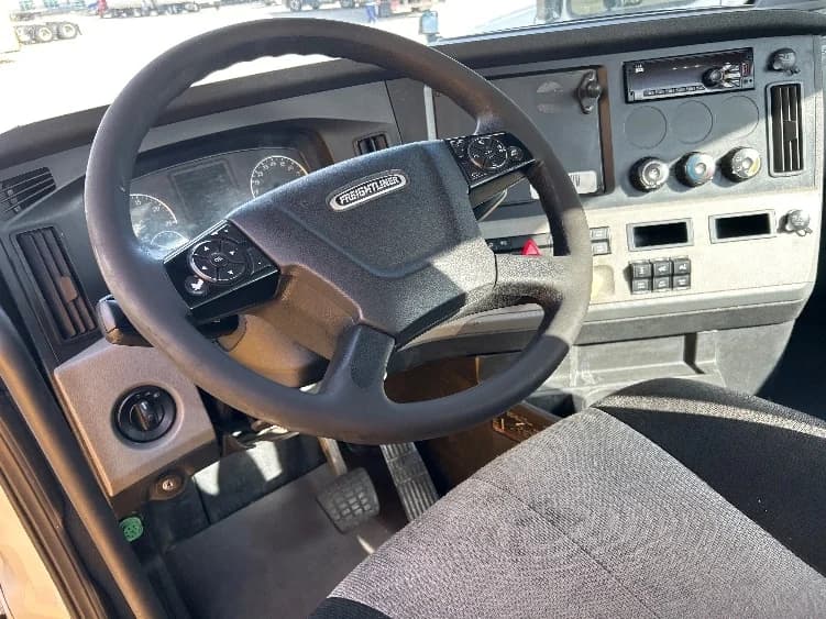 2019 Freightliner in Houston, TX — photo 10