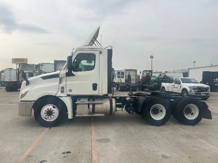 2019 Freightliner in Houston, TX — photo 4