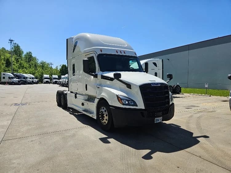 2020 Freightliner Cascadia in Moberly, MO