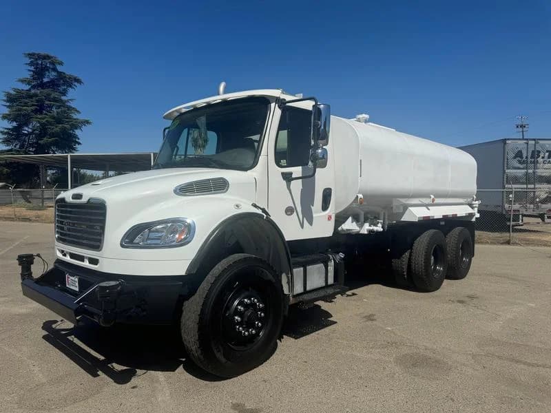 2017 Freightliner M2 106