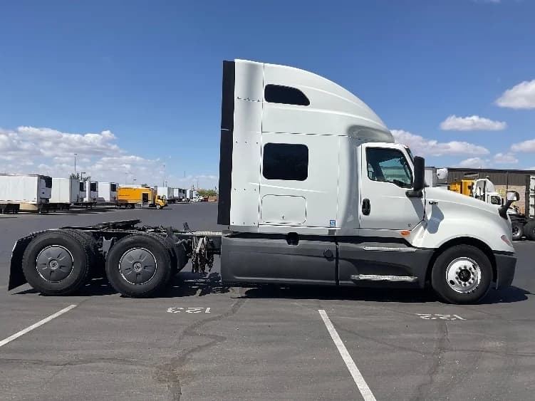 2023 International LT in Phoenix, AZ — photo 8