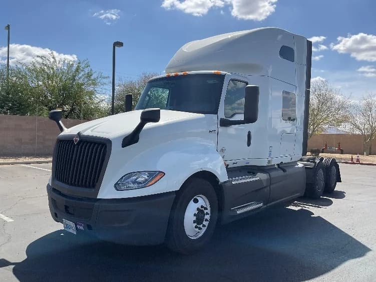 2023 International LT in Phoenix, AZ — photo 3