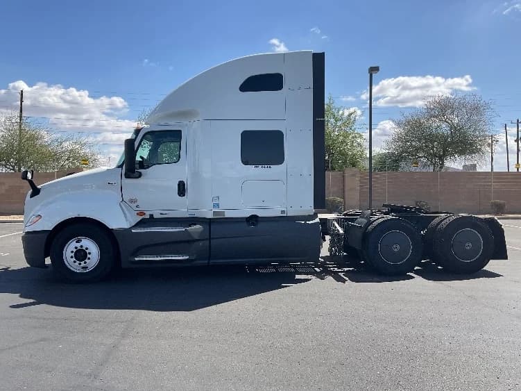 2023 International LT in Phoenix, AZ — photo 4
