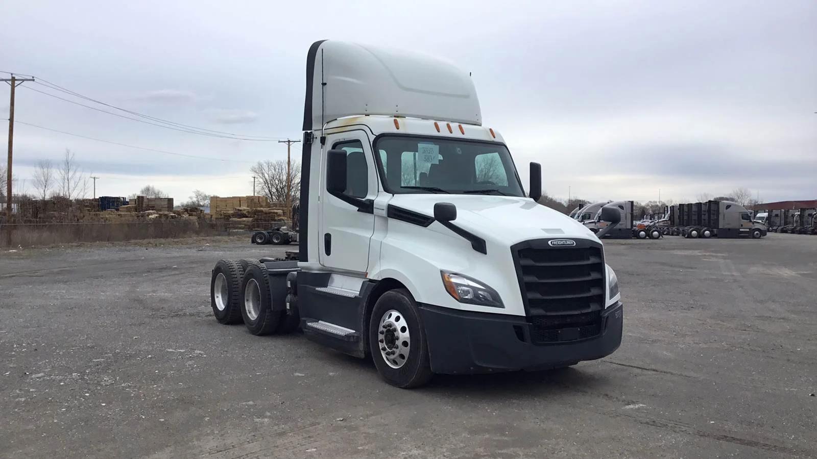 2020 Freightliner Cascadia in Gary, IN