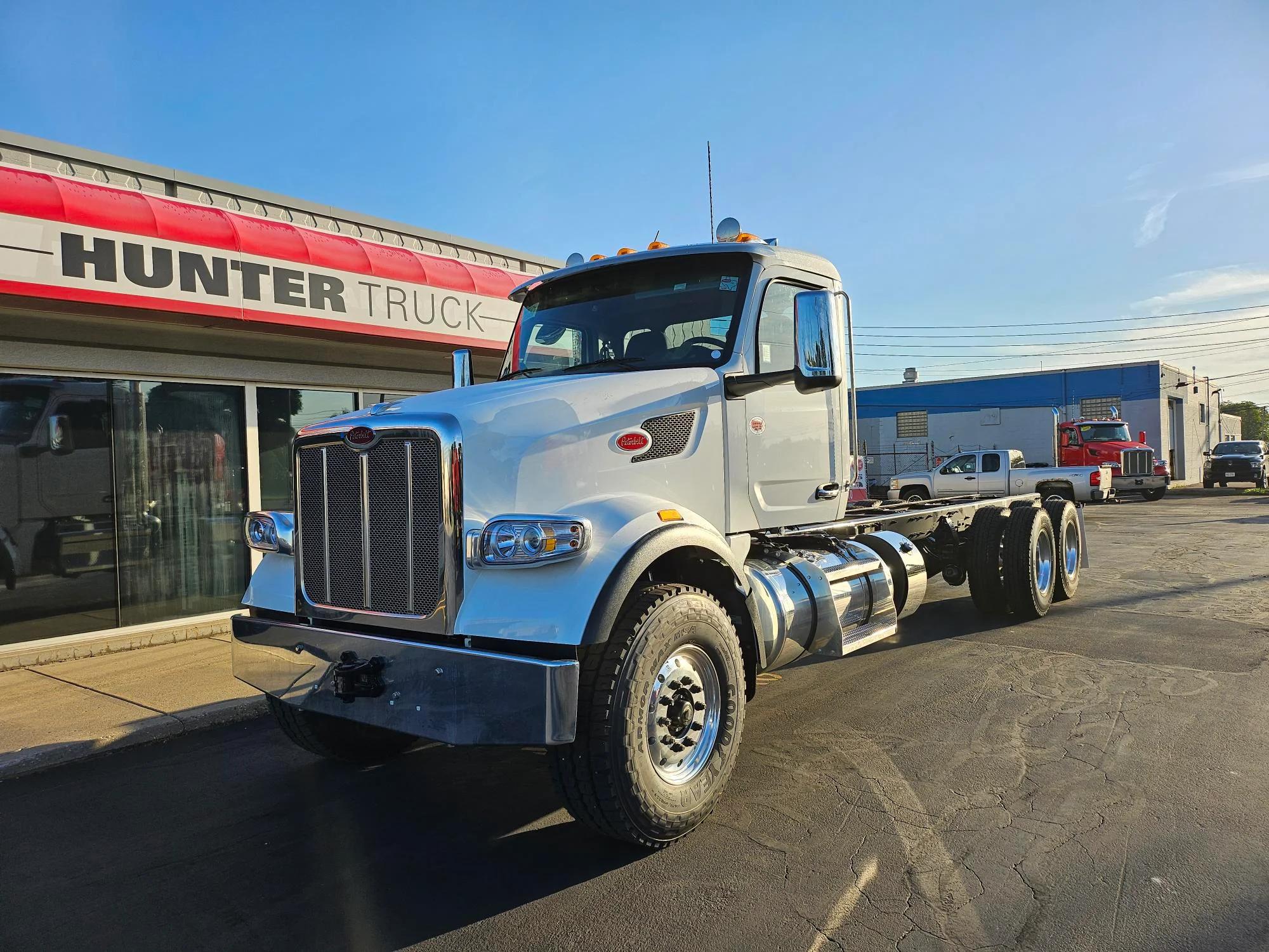 2025 Peterbilt 567