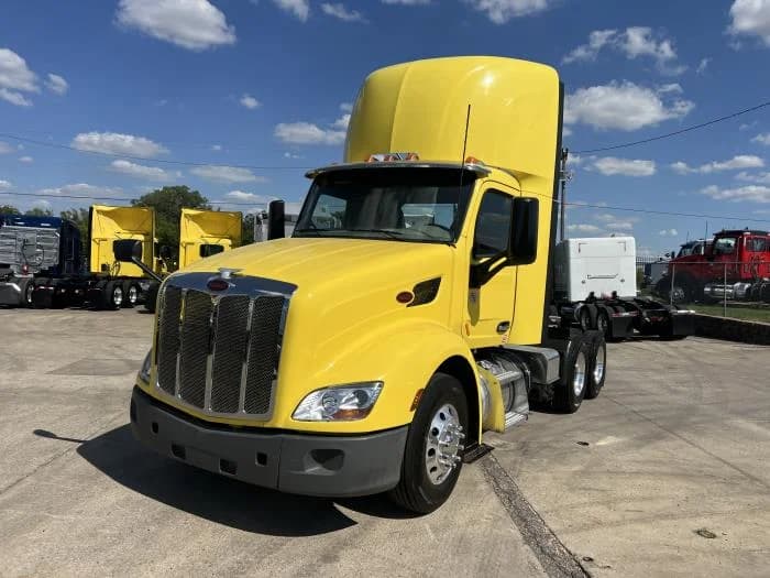 2021 Peterbilt 579 in Dallas, TX — photo 15