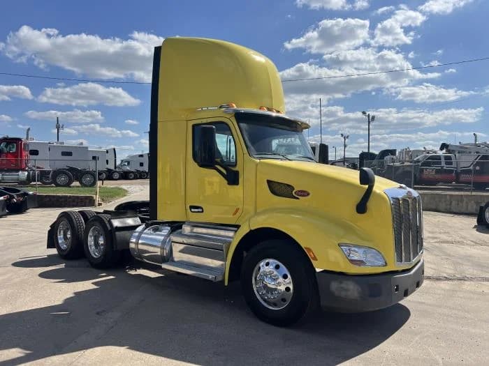 2021 Peterbilt 579 in Dallas, TX — photo 21