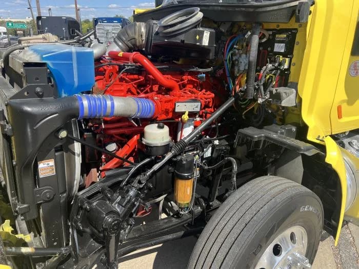 2021 Peterbilt 579 in Dallas, TX — photo 35