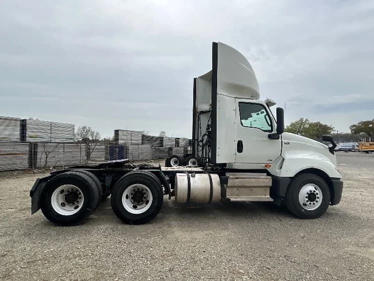 2018 International LT in Richmond, VA — photo 8