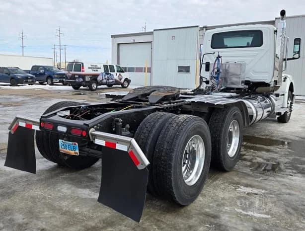 2025 International HX in MN — photo 8