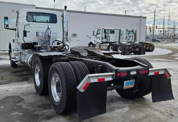 2025 International HX in MN — photo 6