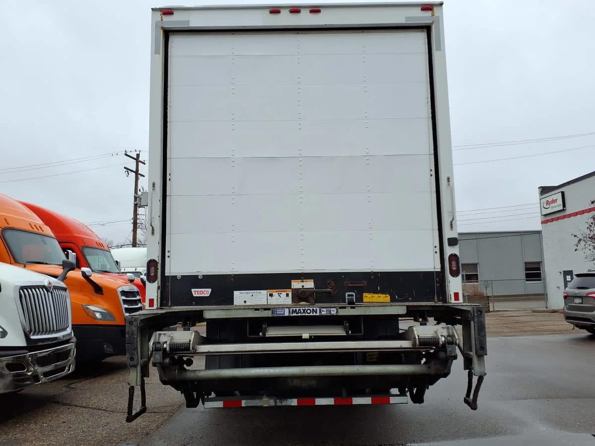2019 Freightliner M2 106 in Minneapolis, MN — photo 5