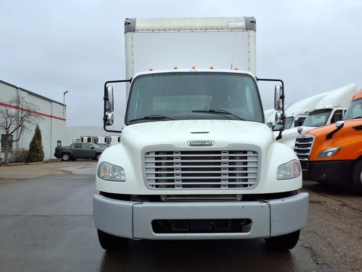 2019 Freightliner M2 106 in Minneapolis, MN — photo 2