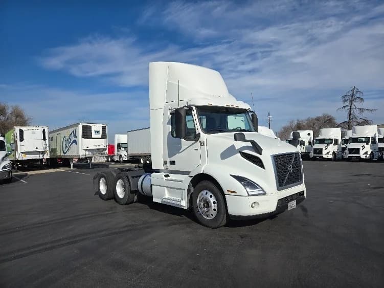 2020 Volvo VNR 640