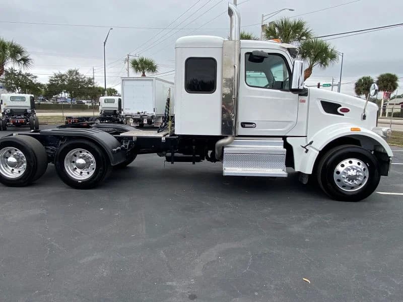 2025 Peterbilt 567 in Fort Pierce, FL — photo 10