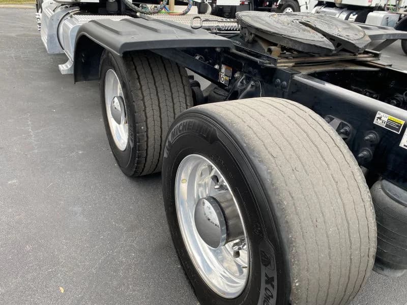 2025 Peterbilt 567 in Fort Pierce, FL — photo 14