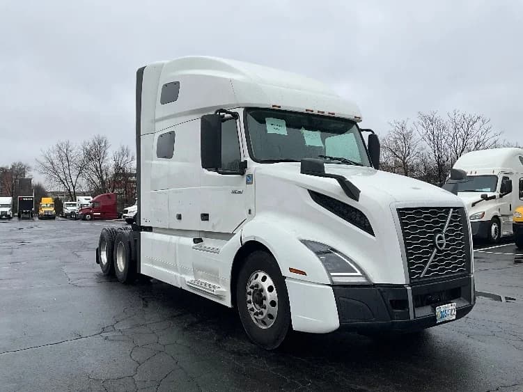 2022 Volvo VNL 760 in Reading, PA — photo 3