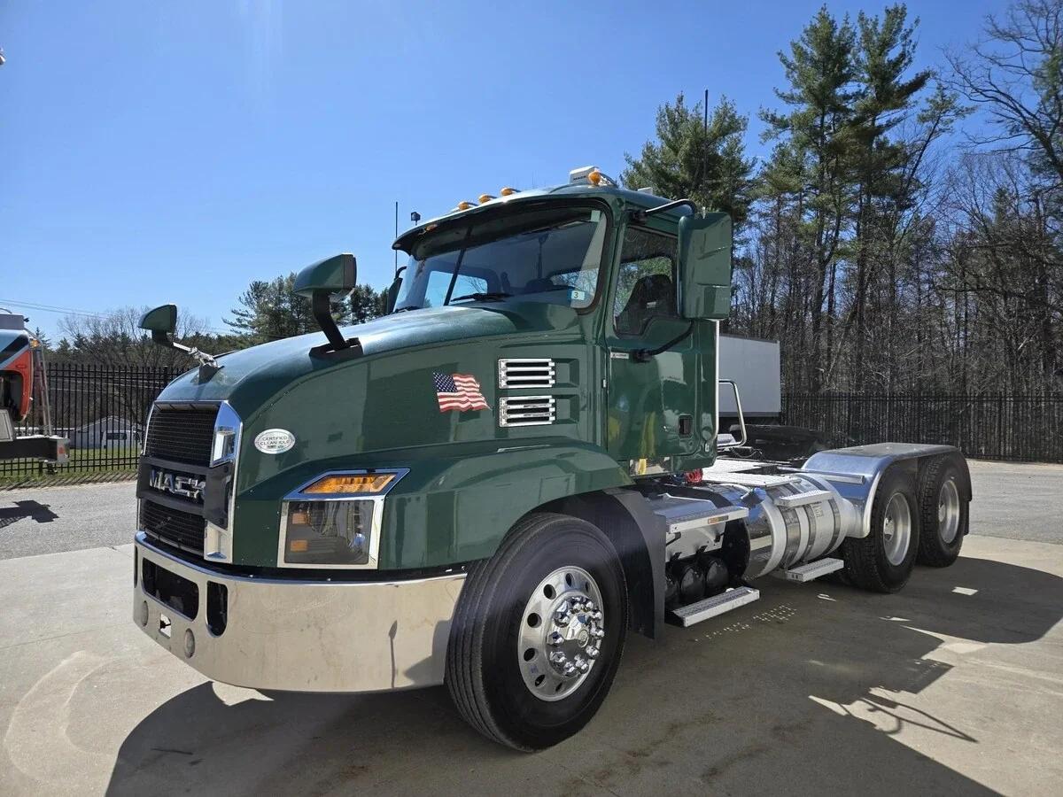 2019 Mack Anthem in Barrington, NH